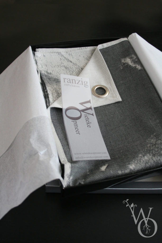 Quality woven black and white Tea Towel 'Ranzig' in individual packaging